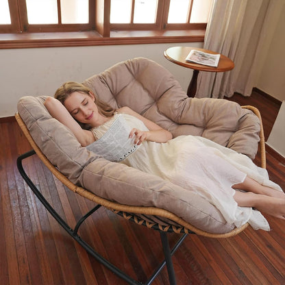 Sedia a Dondolo in Rattan a Nido – Poltrona Singola da Balcone