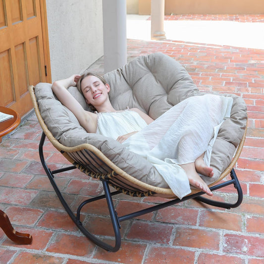 Sedia a Dondolo in Rattan a Nido – Poltrona Singola da Balcone